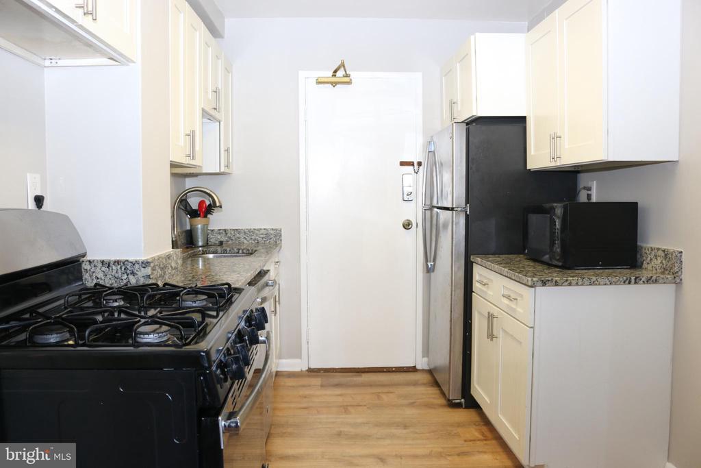 6641 WAKEFIELD DRIVE 212