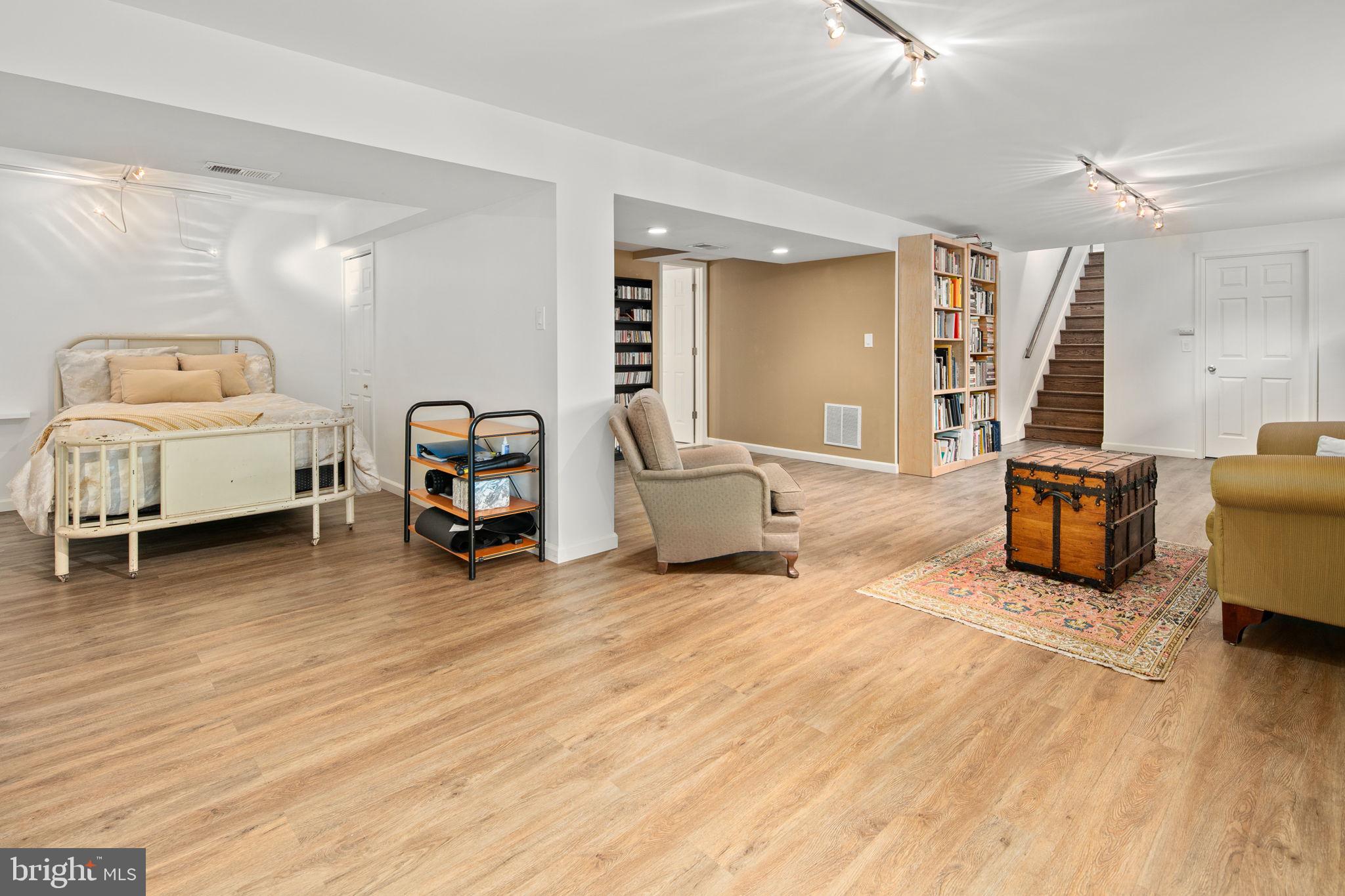 3425 RAMSGATE TERRACE