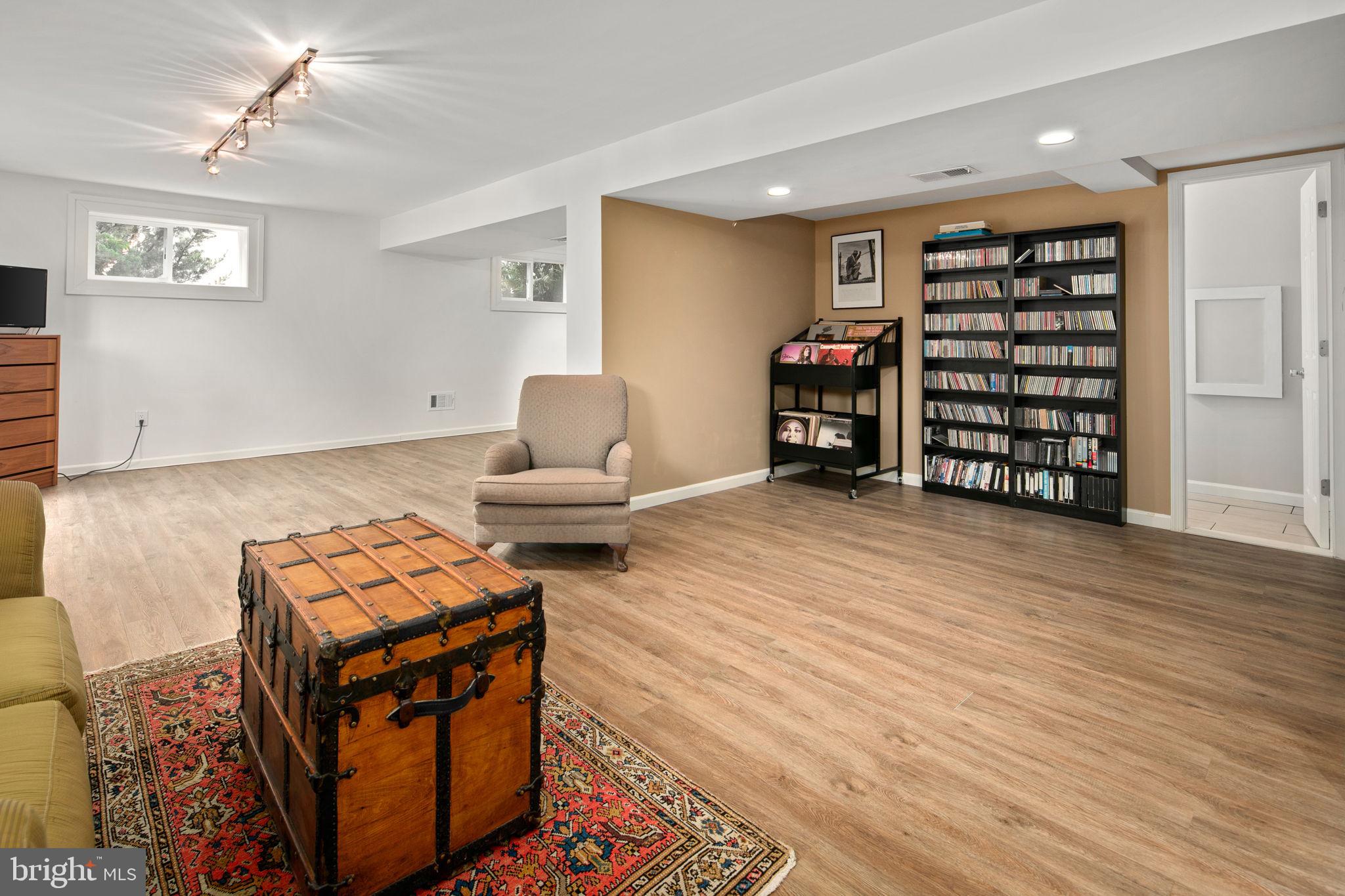 3425 RAMSGATE TERRACE