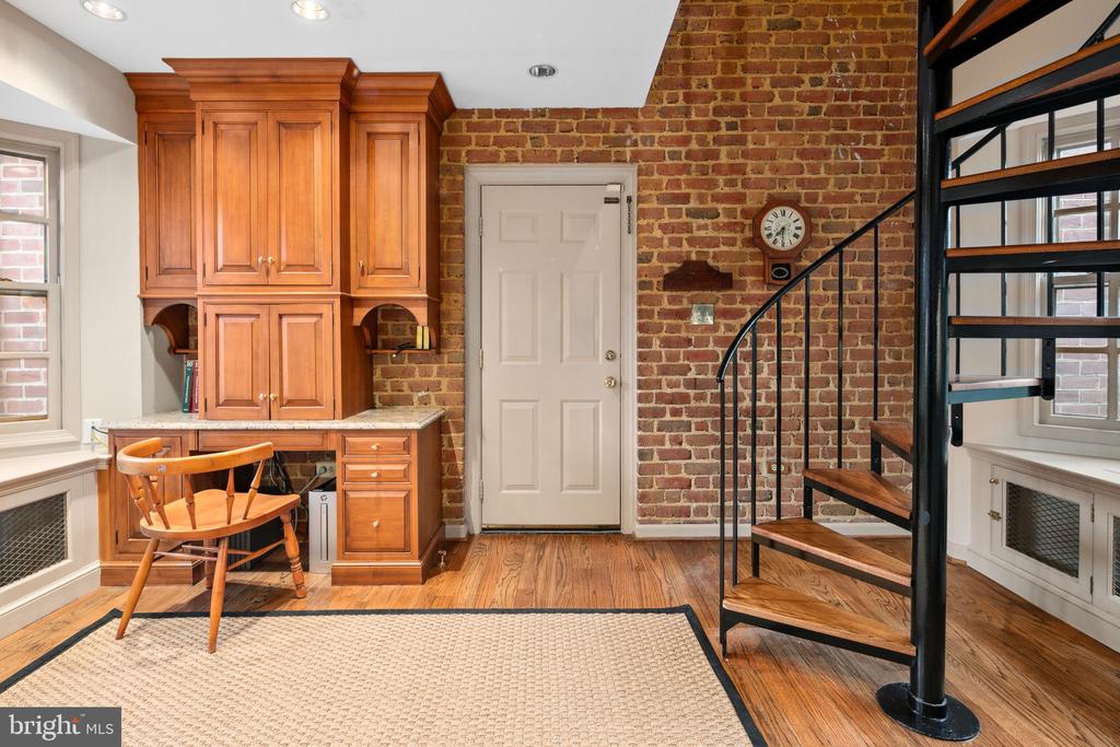 9394 MOUNT VERNON CIRCLE
