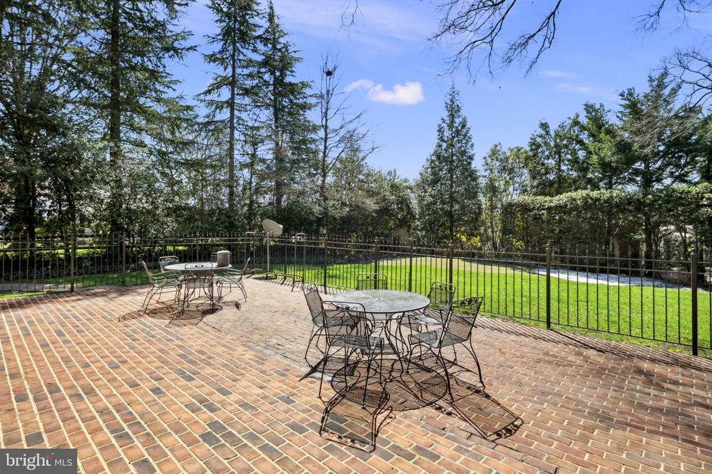 9394 MOUNT VERNON CIRCLE