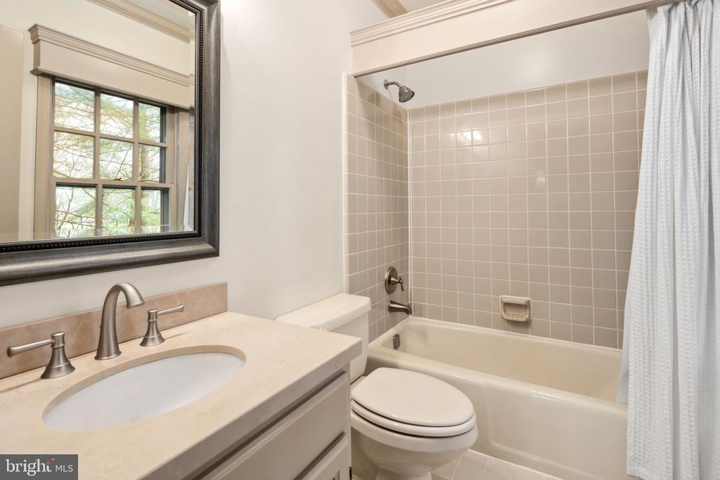 9394 MOUNT VERNON CIRCLE