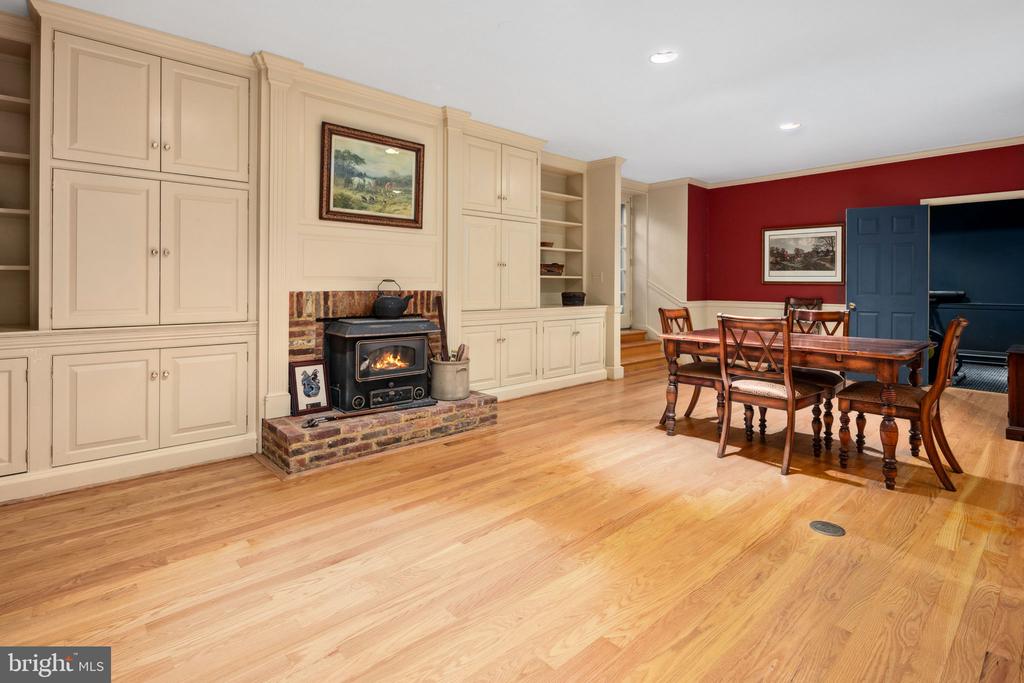 9394 MOUNT VERNON CIRCLE