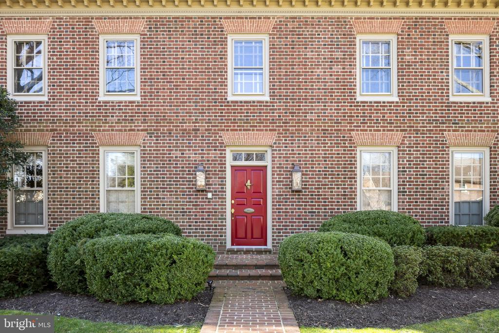 9394 MOUNT VERNON CIRCLE