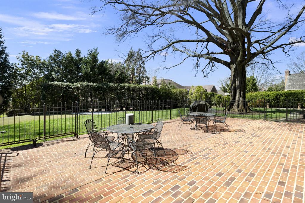 9394 MOUNT VERNON CIRCLE