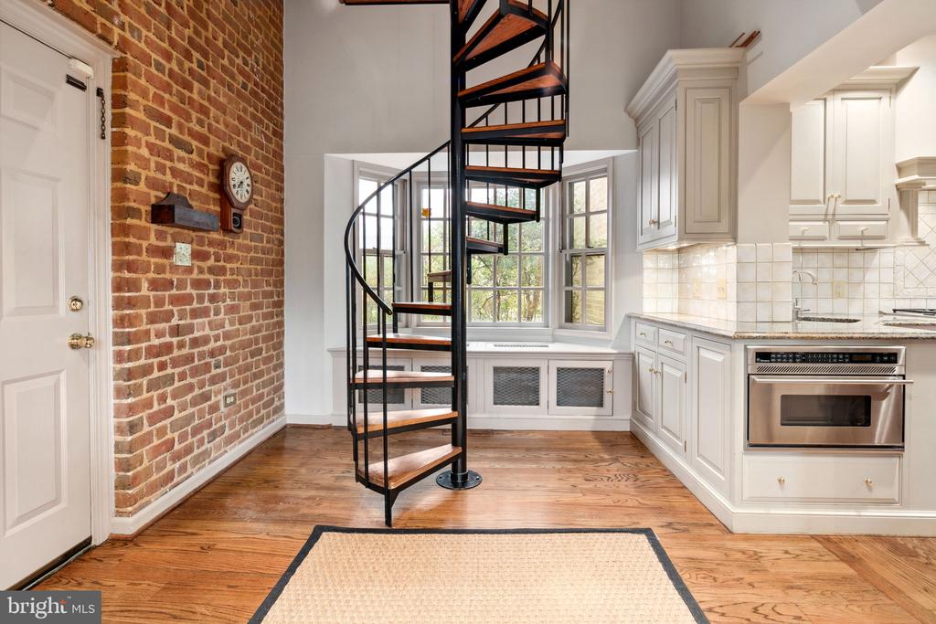 9394 MOUNT VERNON CIRCLE