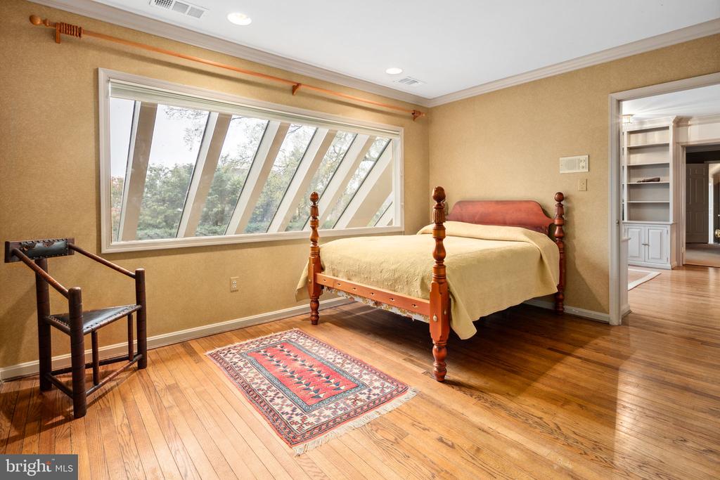9394 MOUNT VERNON CIRCLE