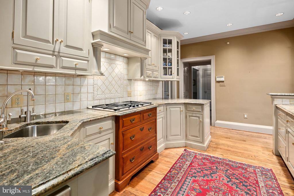 9394 MOUNT VERNON CIRCLE