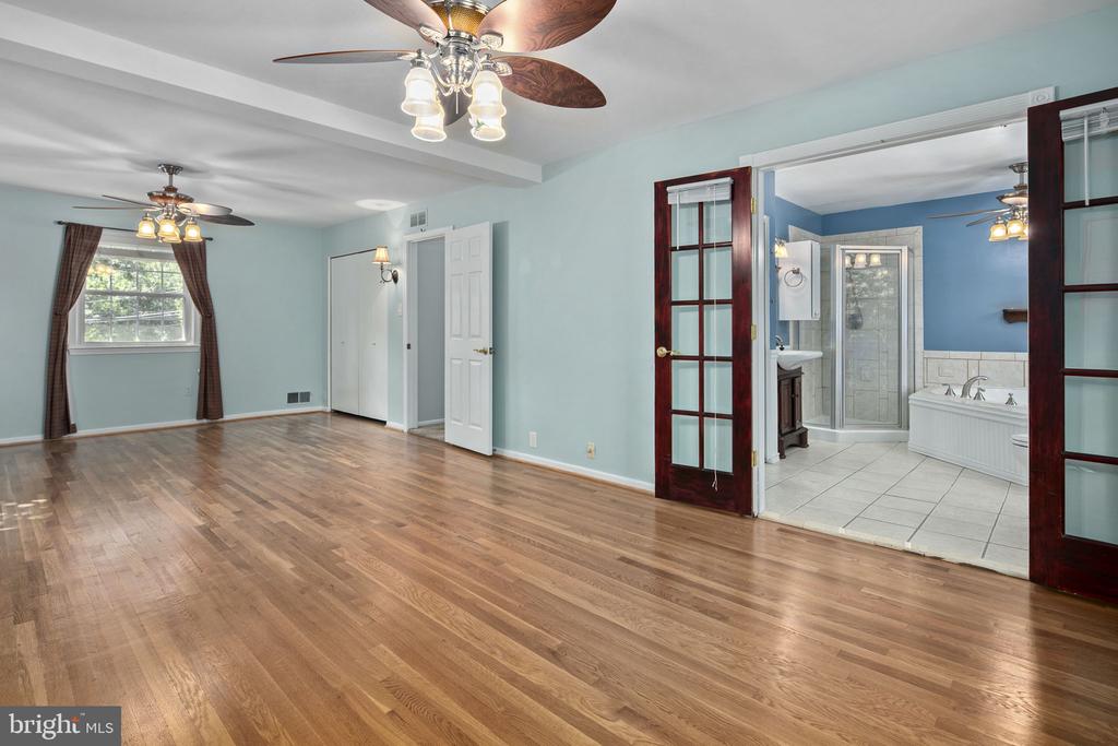 4104 TIDEWATER COURT