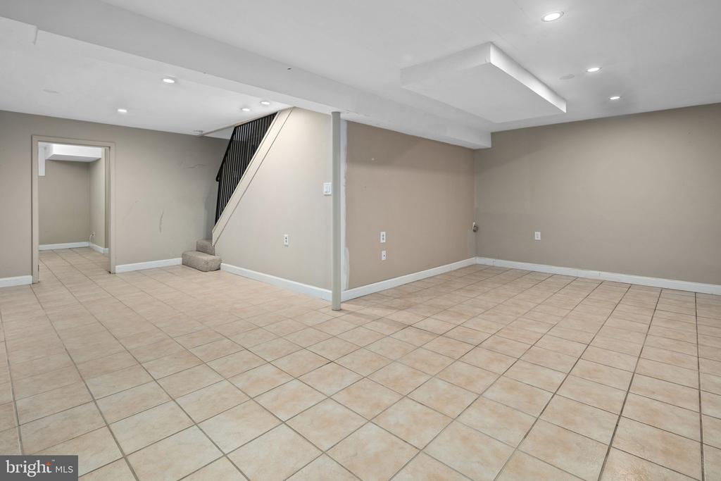 4104 TIDEWATER COURT