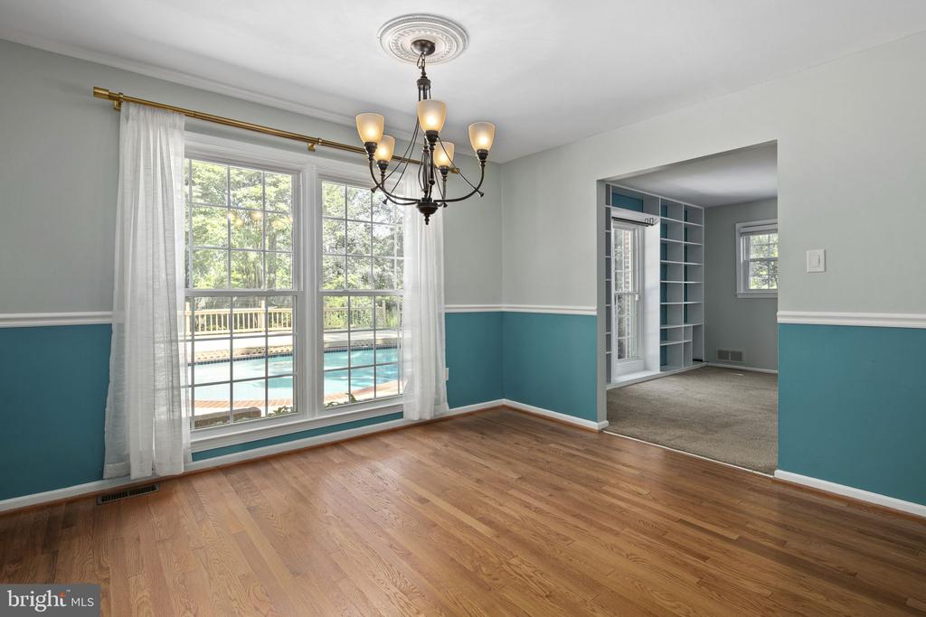 4104 TIDEWATER COURT