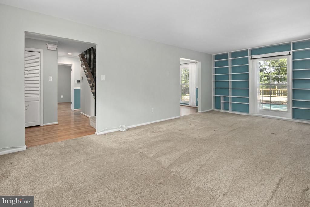 4104 TIDEWATER COURT