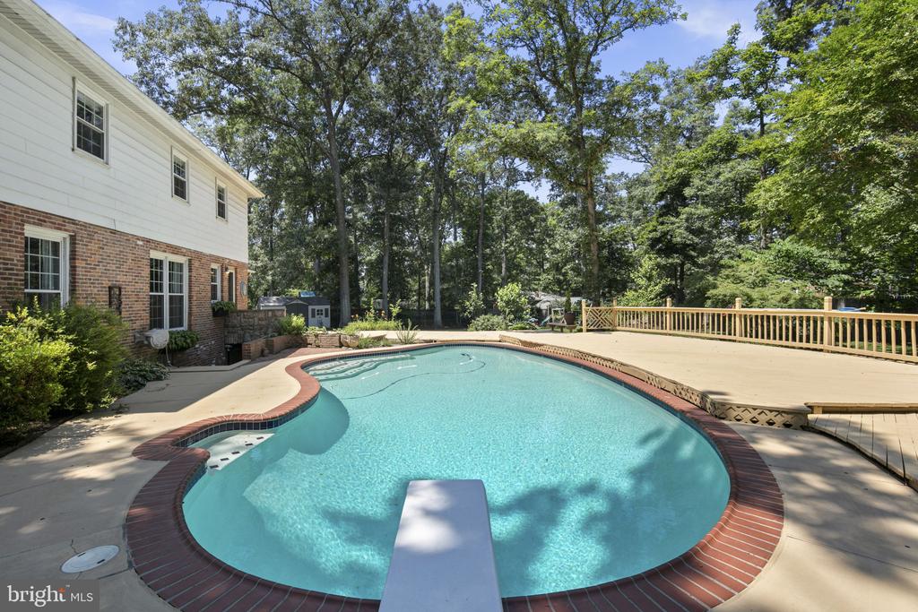4104 TIDEWATER COURT