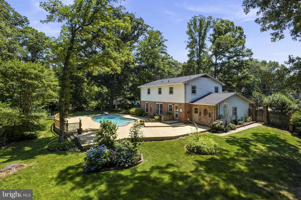 4104 TIDEWATER COURT