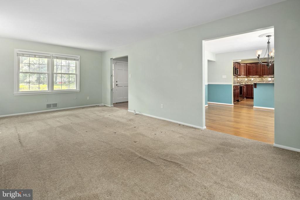4104 TIDEWATER COURT