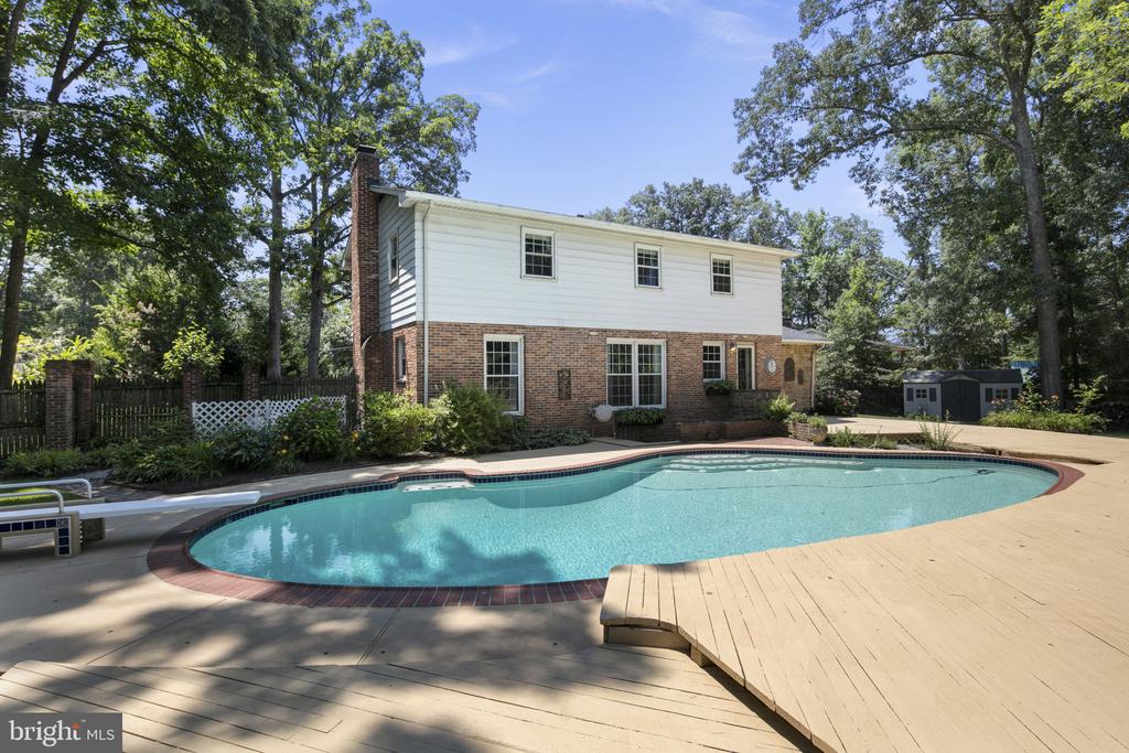 4104 TIDEWATER COURT