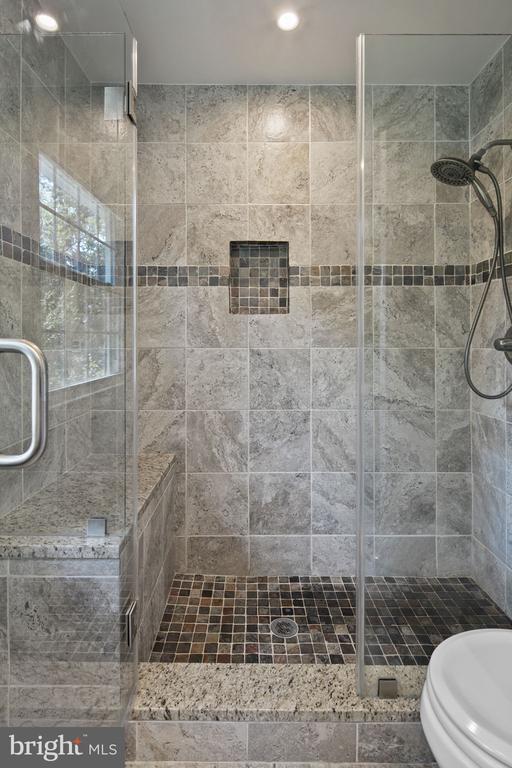 4104 TIDEWATER COURT