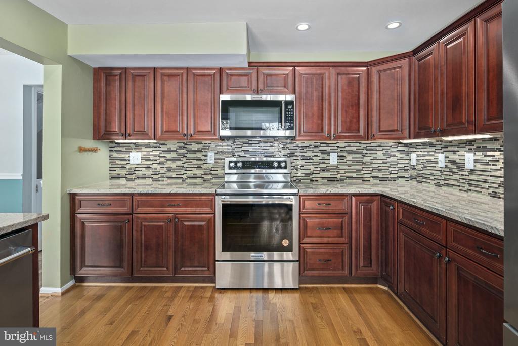 4104 TIDEWATER COURT