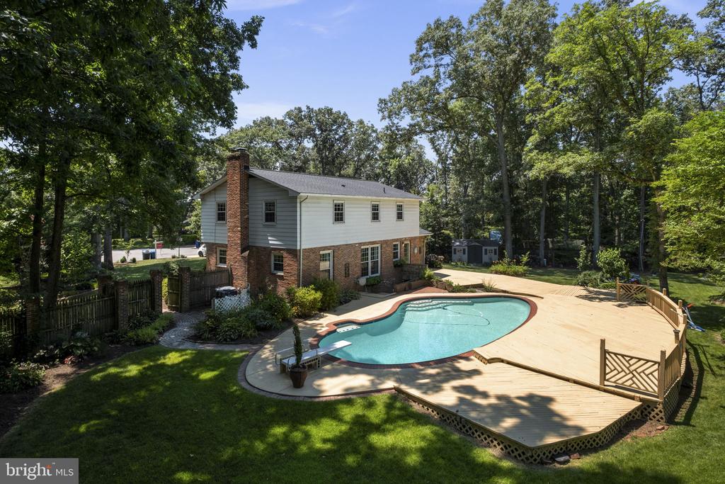 4104 TIDEWATER COURT