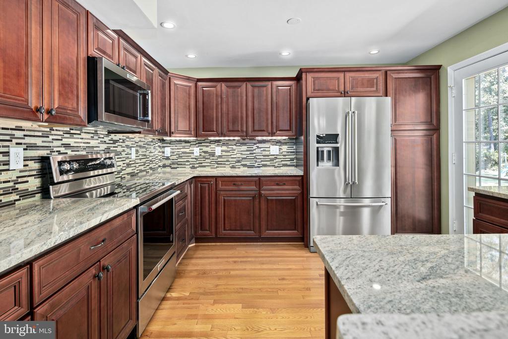 4104 TIDEWATER COURT