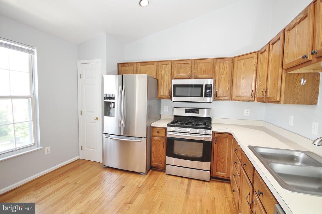 7522 SNOWPEA COURT J 21
