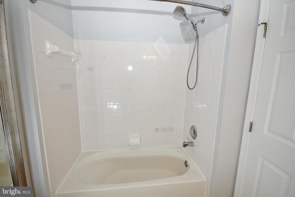 7522 SNOWPEA COURT J 21