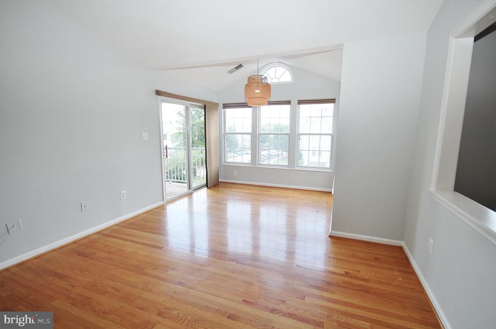 7522 SNOWPEA COURT J 21