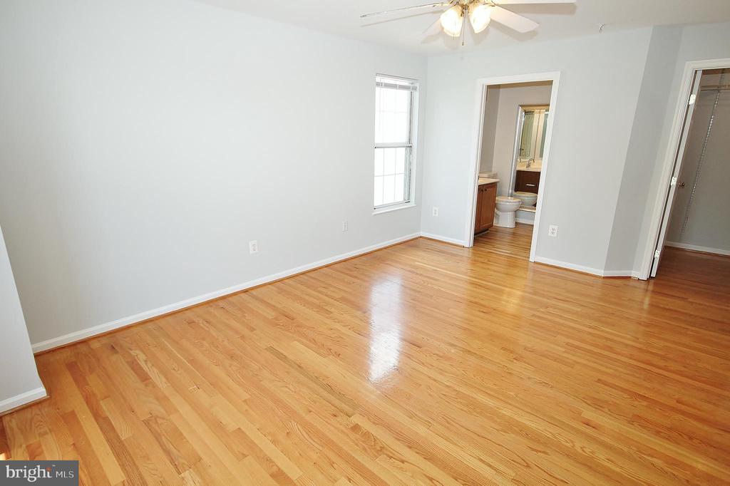 7522 SNOWPEA COURT J 21
