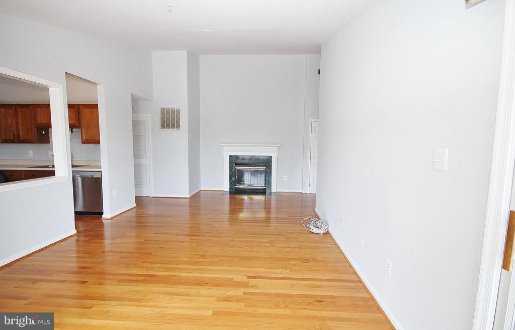 7522 SNOWPEA COURT J 21
