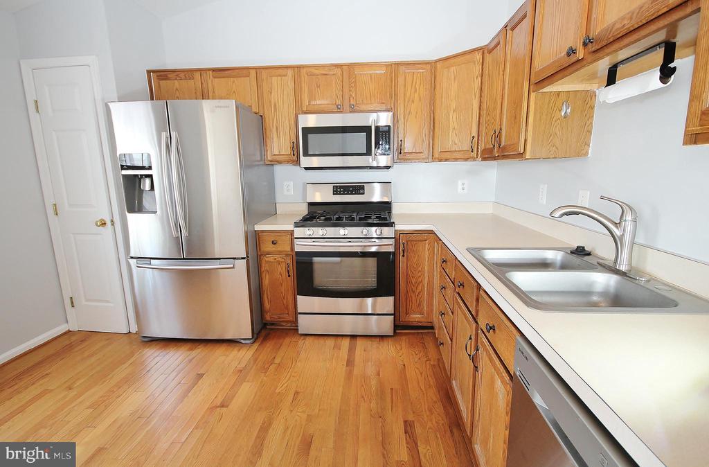 7522 SNOWPEA COURT J 21