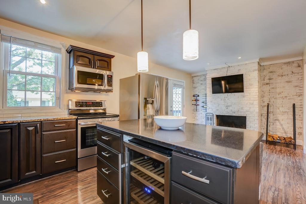 6002 TICONDEROGA COURT