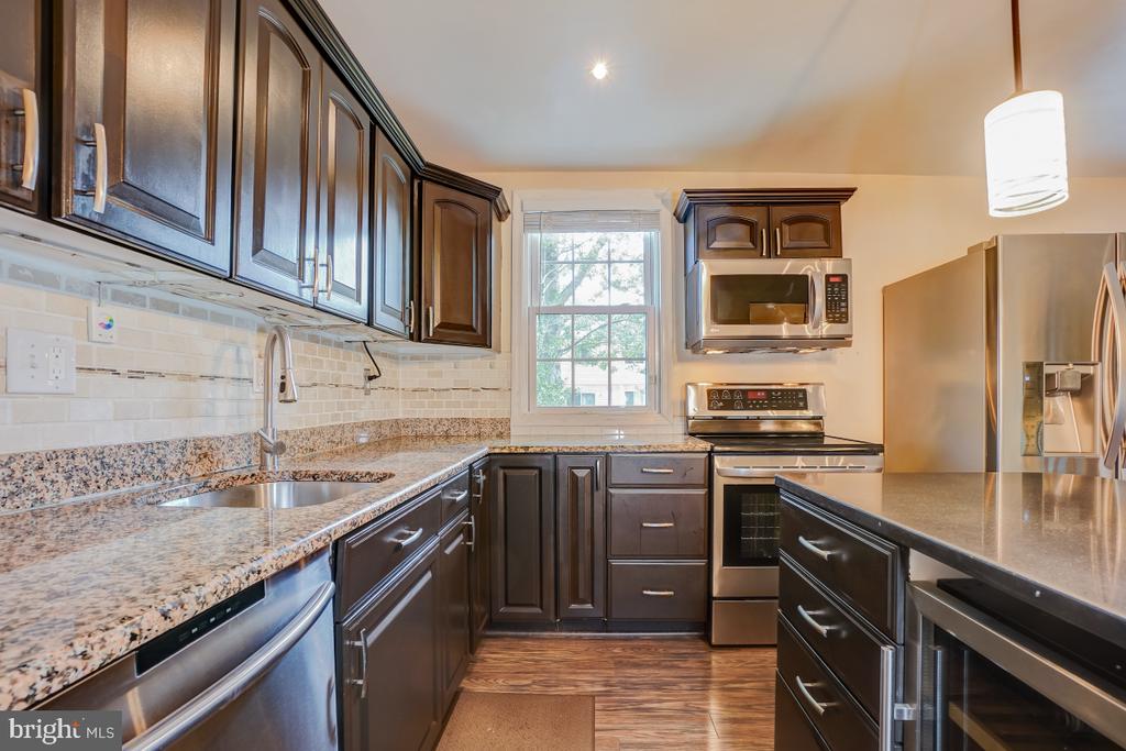 6002 TICONDEROGA COURT