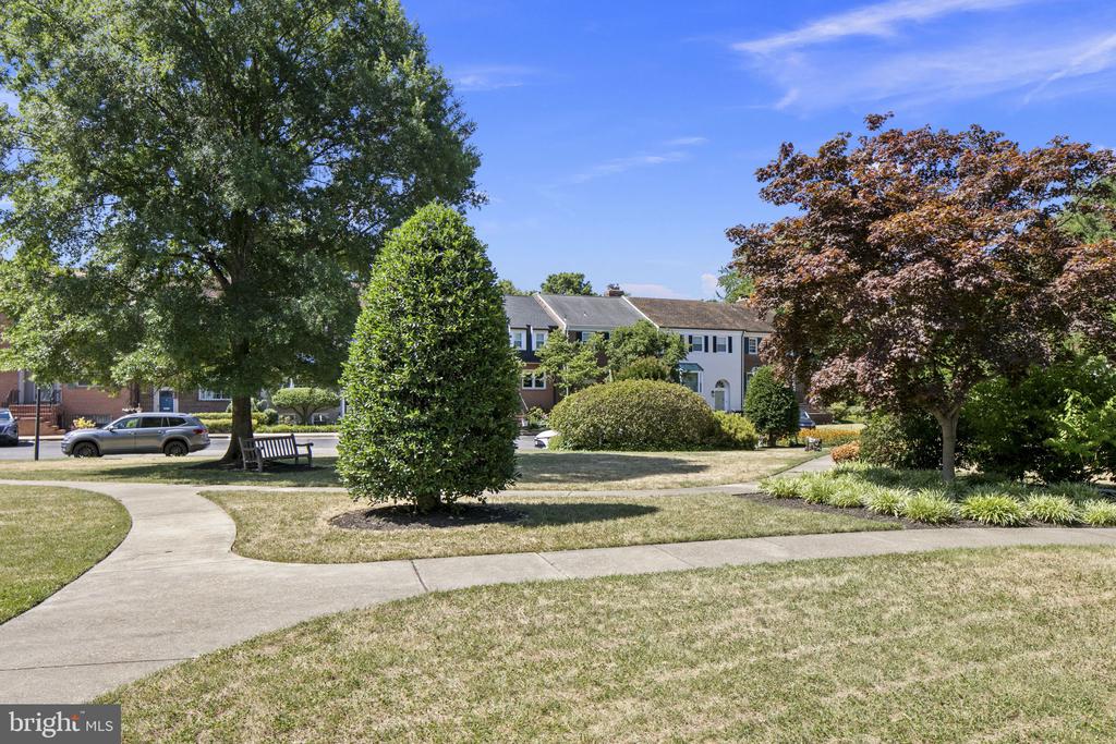 6332 GOLF COURSE SQUARE