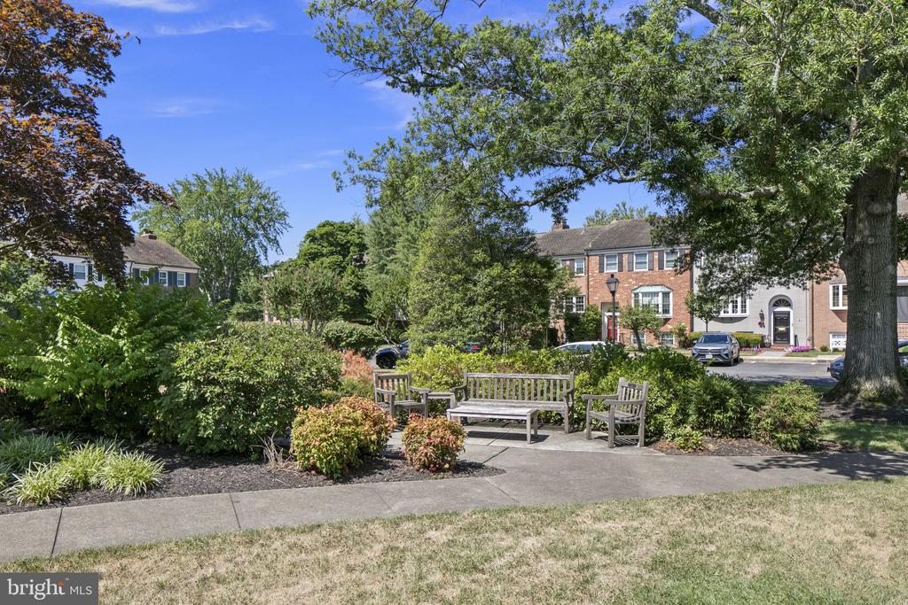 6332 GOLF COURSE SQUARE