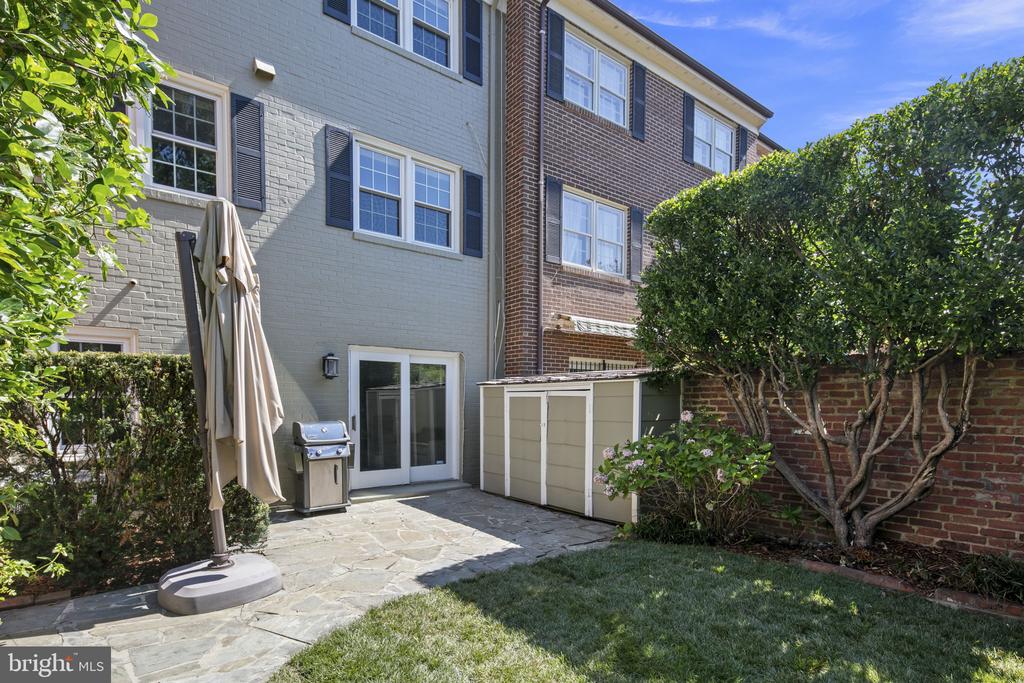 6332 GOLF COURSE SQUARE