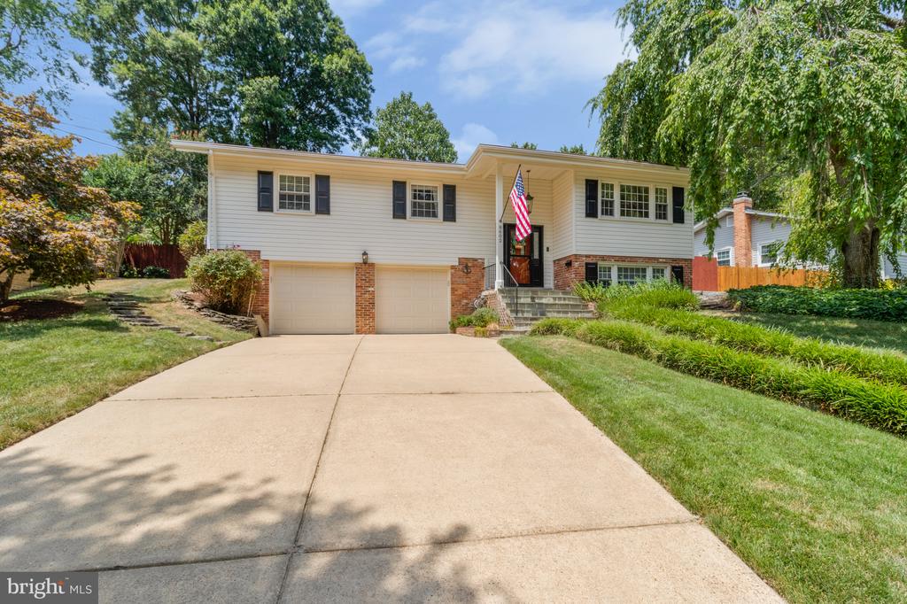 8602 BOUND BROOK LANE