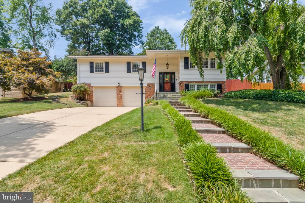 8602 BOUND BROOK LANE