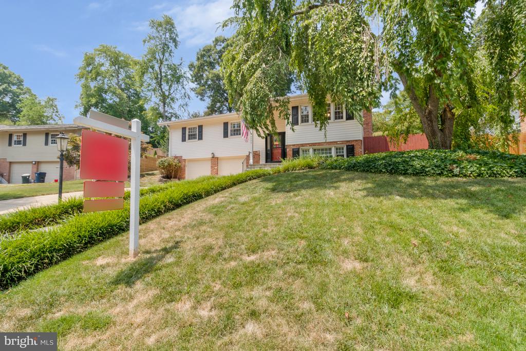 8602 BOUND BROOK LANE