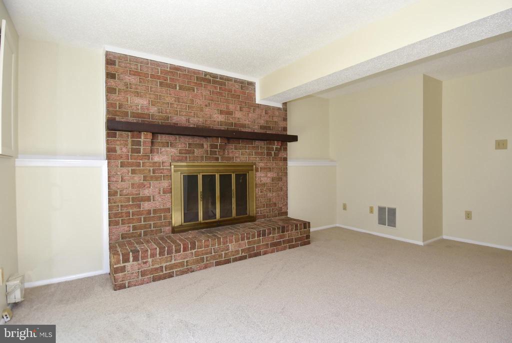 5349 HARBOR COURT DRIVE