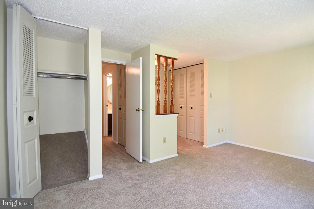 5349 HARBOR COURT DRIVE