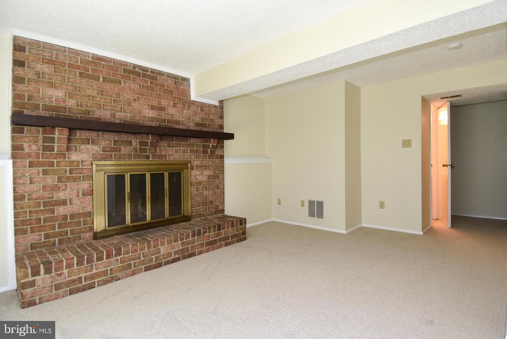5349 HARBOR COURT DRIVE