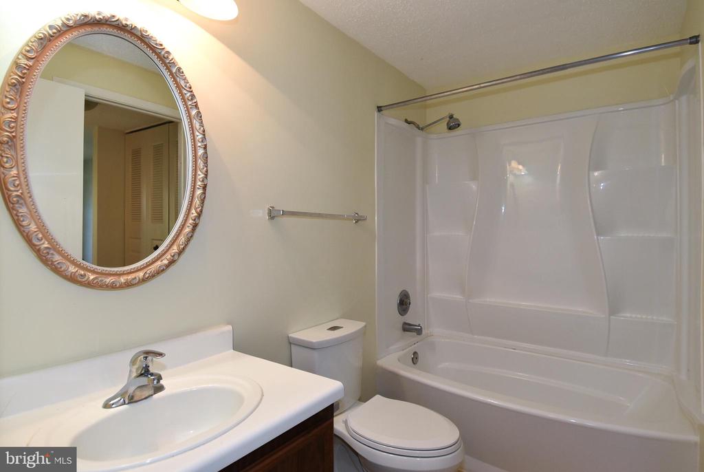 5349 HARBOR COURT DRIVE