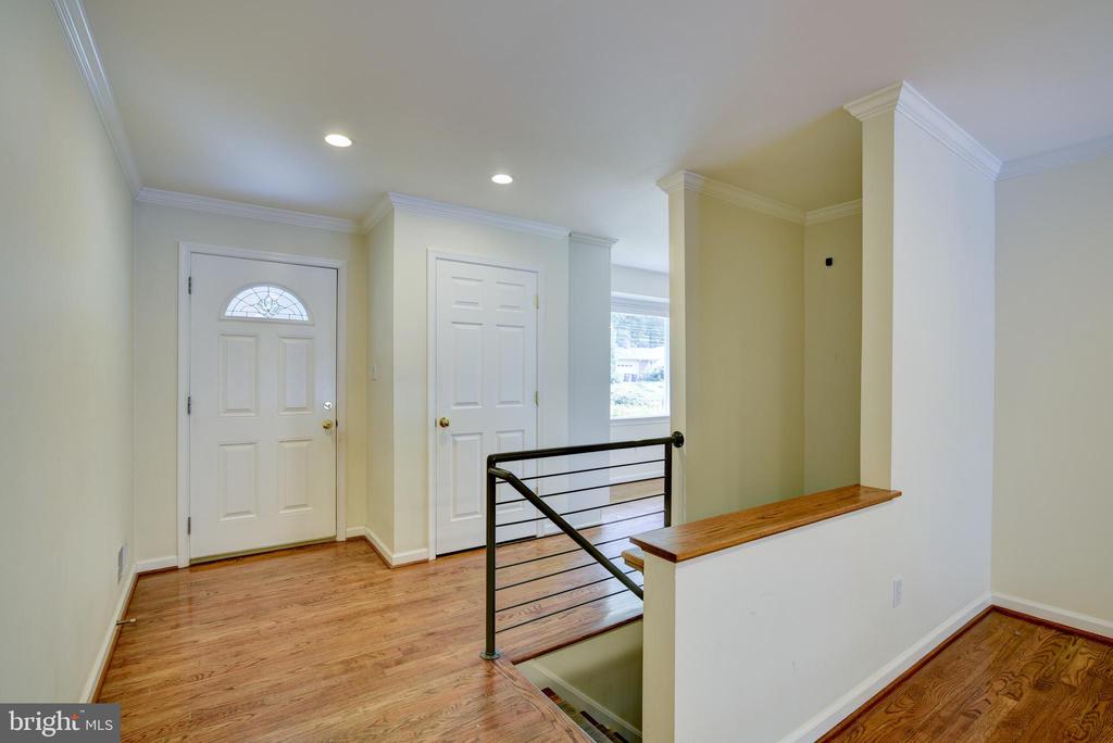7222 BROOKCREST PLACE