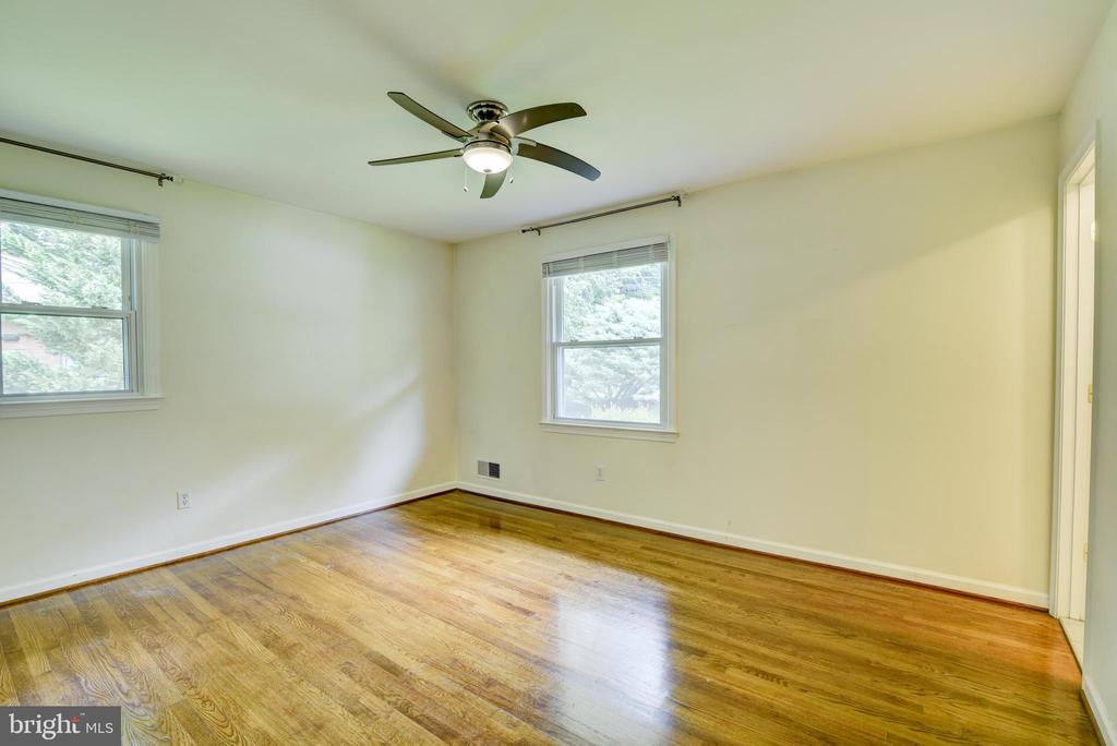 7222 BROOKCREST PLACE