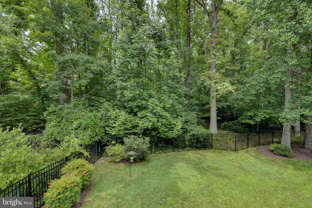 7222 BROOKCREST PLACE