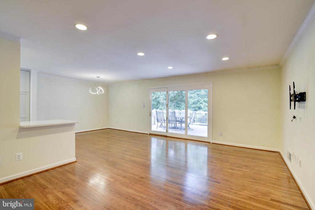 7222 BROOKCREST PLACE