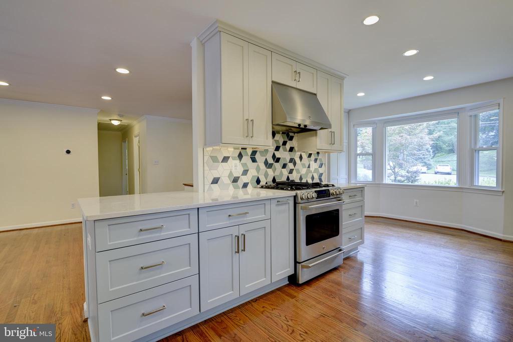 7222 BROOKCREST PLACE