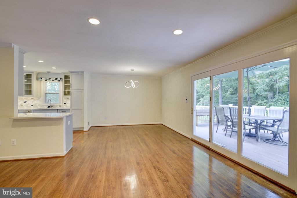7222 BROOKCREST PLACE