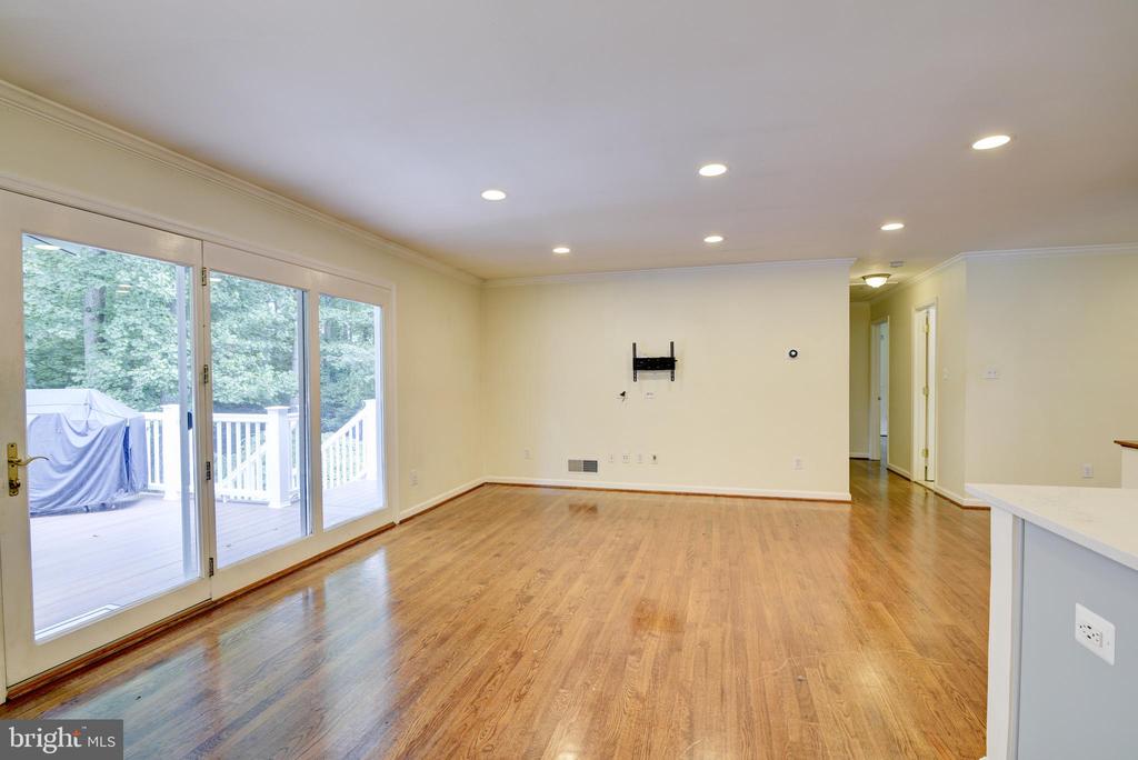 7222 BROOKCREST PLACE