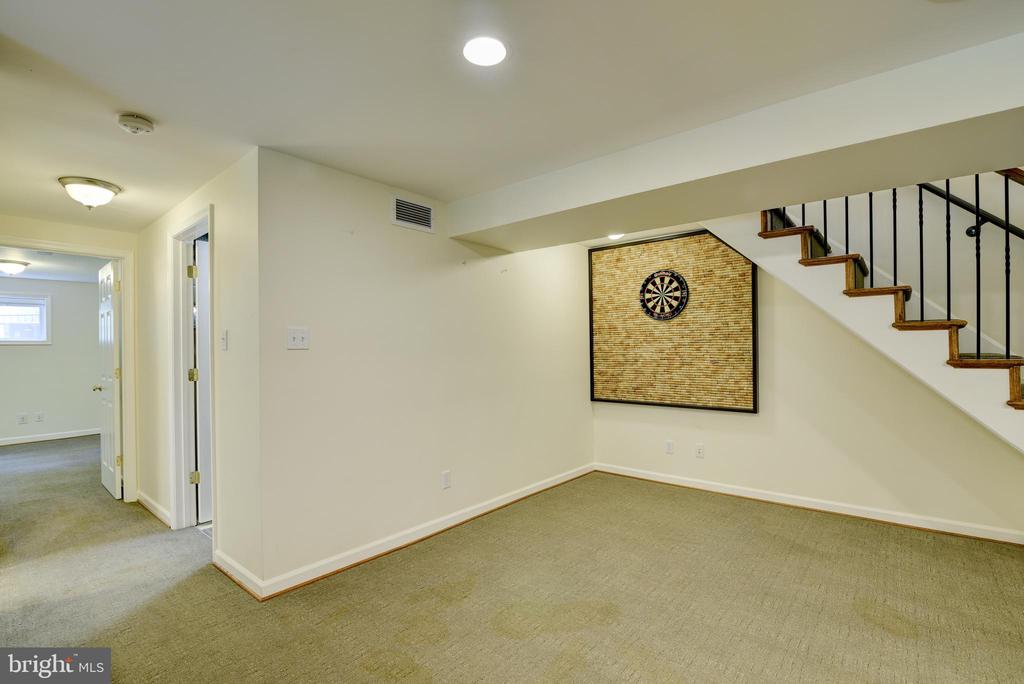 7222 BROOKCREST PLACE
